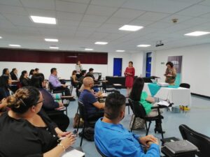 Inauguración del curso, se destaca la presencia de la señora Carmen Campos R., Subdirectora General del Archivo Nacional 2