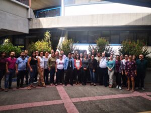 fotos grupales de los participantes al curso incluyendo a la señora Carlota Bustelo R.- 23