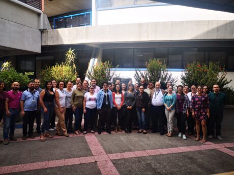 fotos grupales de los participantes al curso incluyendo a la señora Carlota Bustelo R.- 24