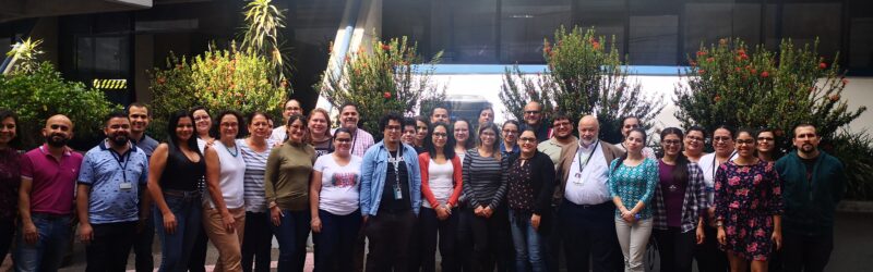 fotos grupales de los participantes al curso incluyendo a la señora Carlota Bustelo R.- 24