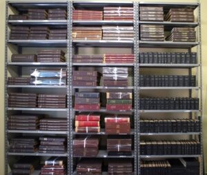 Documentos encadernados do Laboratório de Herpetologia depois do tratamento de preservação